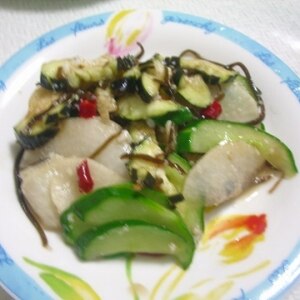 塩麹と塩昆布で、お野菜の浅漬け